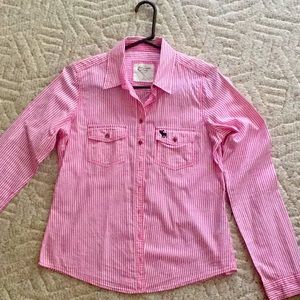 Cute button up collared Abercrombie shirt